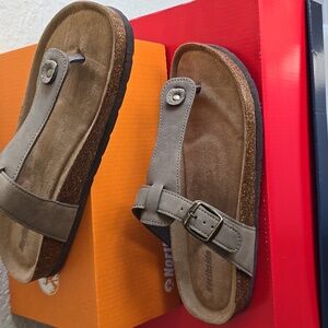 Northside Women's Tan Buckle Sandals